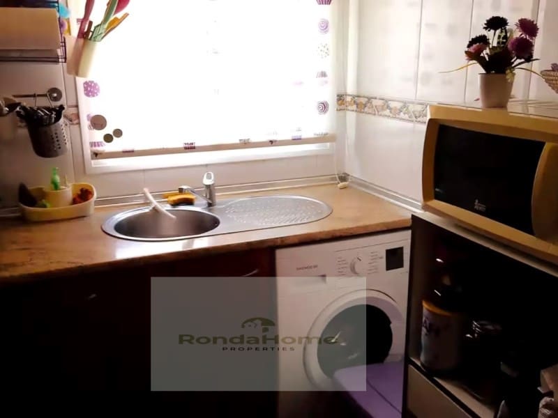 2 bedroom Flat for rent in Fuengirola with garage - € 1,300 (Ref: 10146987)