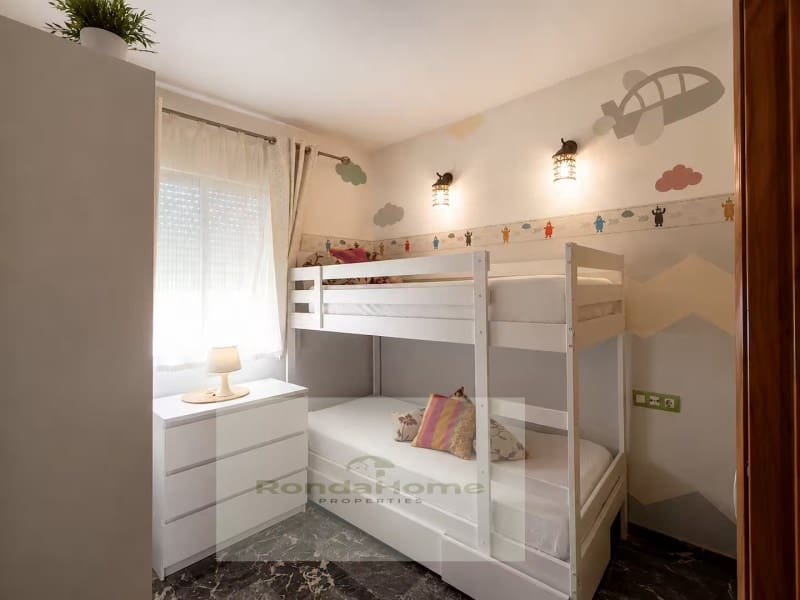 2 bedroom Flat for rent in Fuengirola with garage - € 1,300 (Ref: 10146987)
