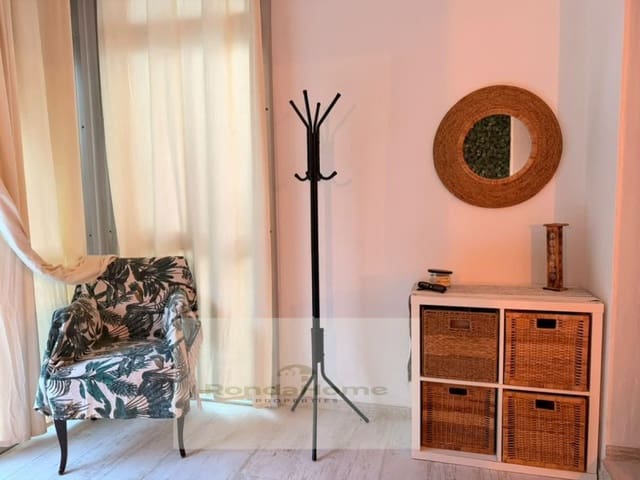 2 soveværelse Lejlighed til leje i El Paraiso, Estepona med swimmingpool - € 1.500 (Ref: 10157661)