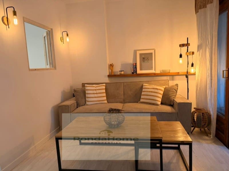 2 soveværelse Lejlighed til leje i El Paraiso med swimmingpool - € 1.500 (Ref: 10157661)