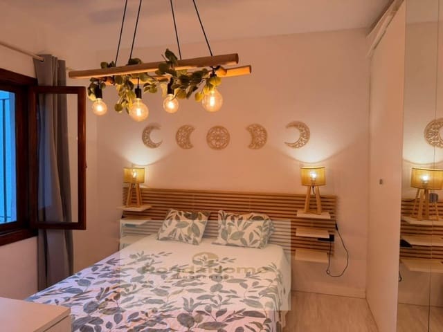 2 soveværelse Lejlighed til leje i El Paraiso, Estepona med swimmingpool - € 1.500 (Ref: 10157661)
