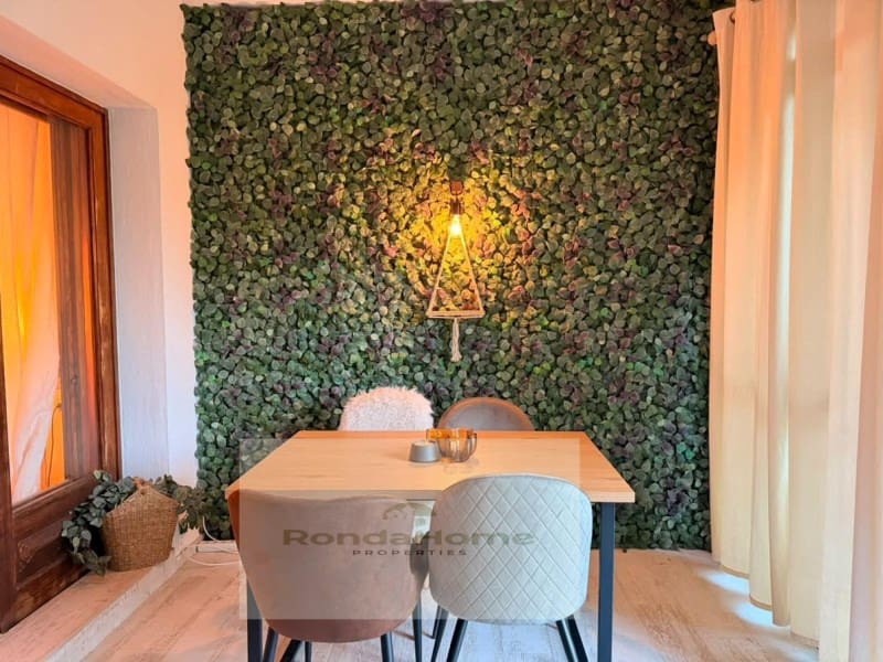 2 soveværelse Lejlighed til leje i El Paraiso med swimmingpool - € 1.500 (Ref: 10157661)