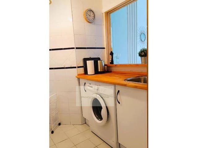 2 soveværelse Lejlighed til leje i Torremolinos med swimmingpool garage - € 1.150 (Ref: 10163096)