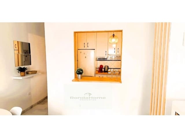 2 soveværelse Lejlighed til leje i Torremolinos med swimmingpool garage - € 1.150 (Ref: 10163096)