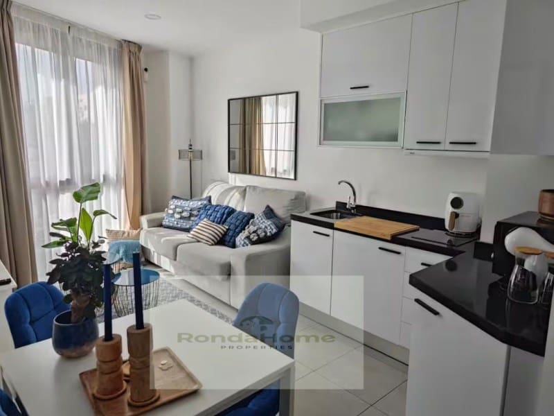 1 bedroom Flat for rent in Torremolinos with pool garage - € 1,000 (Ref: 10163097)