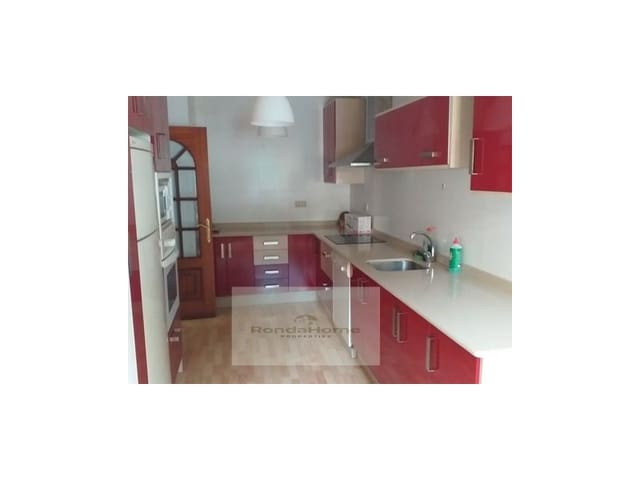 3 makuuhuone Asunto vuokrattavana paikassa La Roca, Málaga kaupunki - 1 100 € (Ref: 10164887)