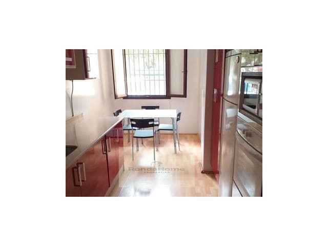 3 makuuhuone Asunto vuokrattavana paikassa La Roca, Málaga kaupunki - 1 100 € (Ref: 10164887)