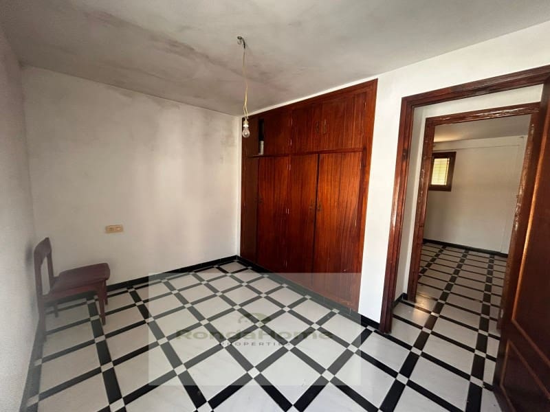 10 soveværelse Byhus til salg i Canete la Real - € 125.000 (Ref: 9082003)