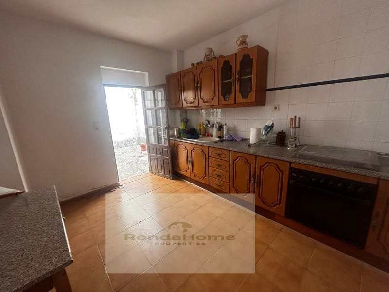 10 soveværelse Byhus til salg i Canete la Real - € 125.000 (Ref: 9082003)