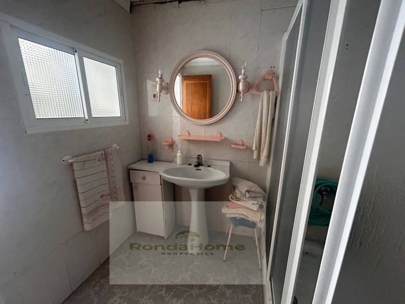 10 soveværelse Byhus til salg i Canete la Real - € 125.000 (Ref: 9082003)