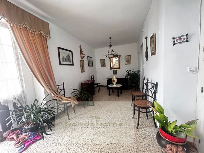 10 bedroom Townhouse for sale in Canete la Real - € 125,000 (Ref: 9082003)