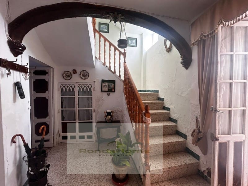 10 soveværelse Byhus til salg i Canete la Real - € 125.000 (Ref: 9082003)