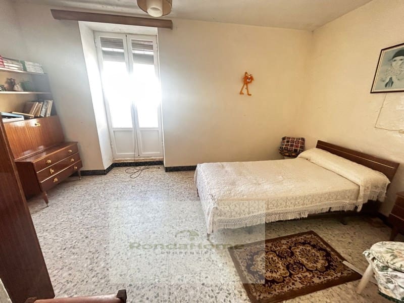 10 soveværelse Byhus til salg i Canete la Real - € 125.000 (Ref: 9082003)