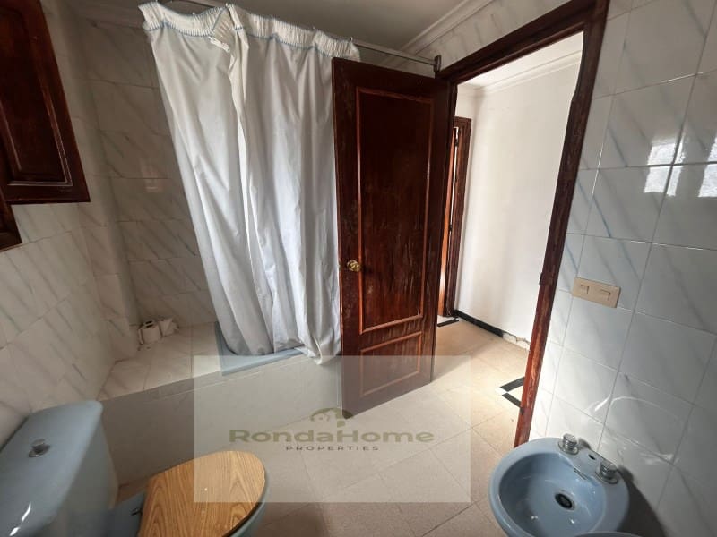 10 soveværelse Byhus til salg i Canete la Real - € 125.000 (Ref: 9082003)