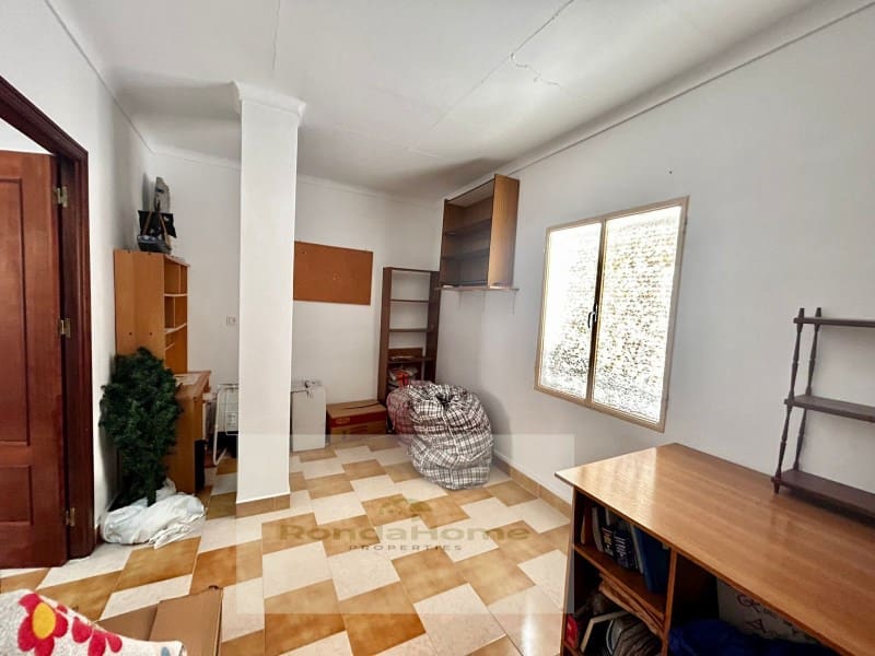 4 sypialnia Dom na sprzedaż w Benaojan - 89 500 € (Ref: 9082010)
