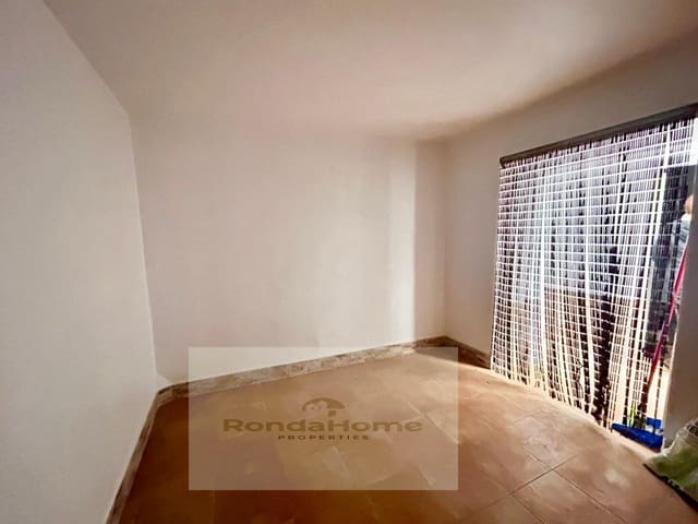 4 quarto Casa em Banda para venda em Benaoján - 89 500 € (Ref: 9082010)