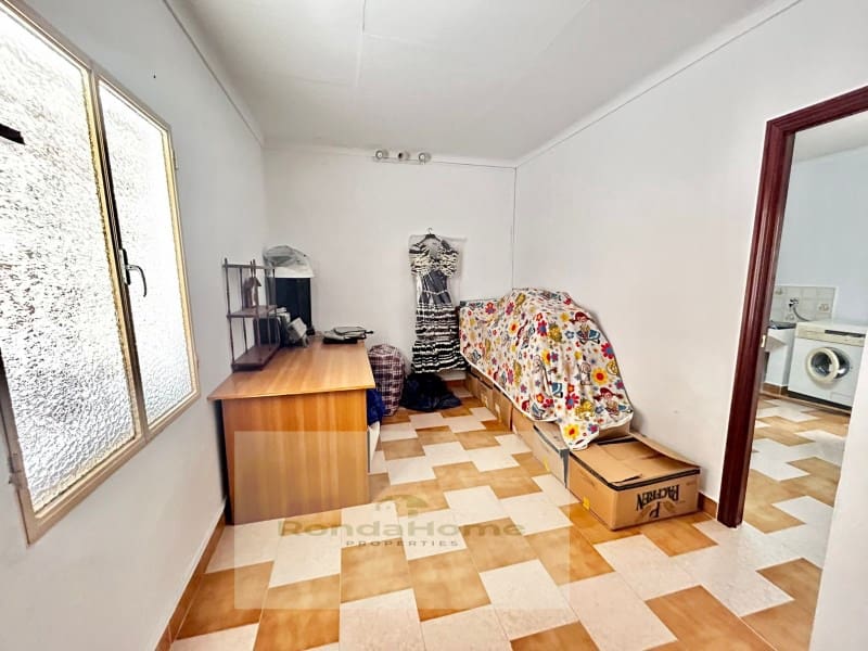 4 sypialnia Dom na sprzedaż w Benaojan - 89 500 € (Ref: 9082010)