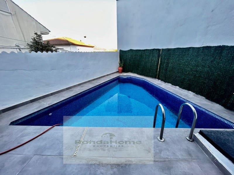 3 soveværelse Finca/Landehus til salg i Ronda med swimmingpool - € 250.000 (Ref: 9101286)