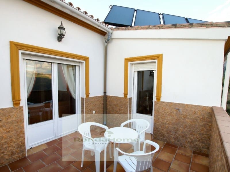 4 soveværelse Finca/Landehus til salg i Cortes de la Frontera med garage - € 190.000 (Ref: 9105060)