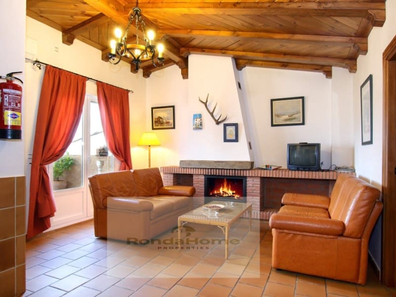 4 soveværelse Finca/Landehus til salg i Cortes de la Frontera med garage - € 190.000 (Ref: 9105060)