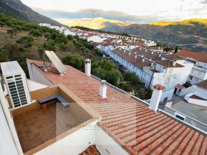 4 soveværelse Finca/Landehus til salg i Cortes de la Frontera med garage - € 190.000 (Ref: 9105060)