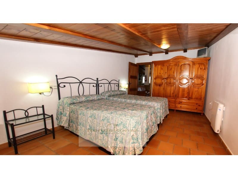 4 soveværelse Finca/Landehus til salg i Cortes de la Frontera med garage - € 190.000 (Ref: 9105060)