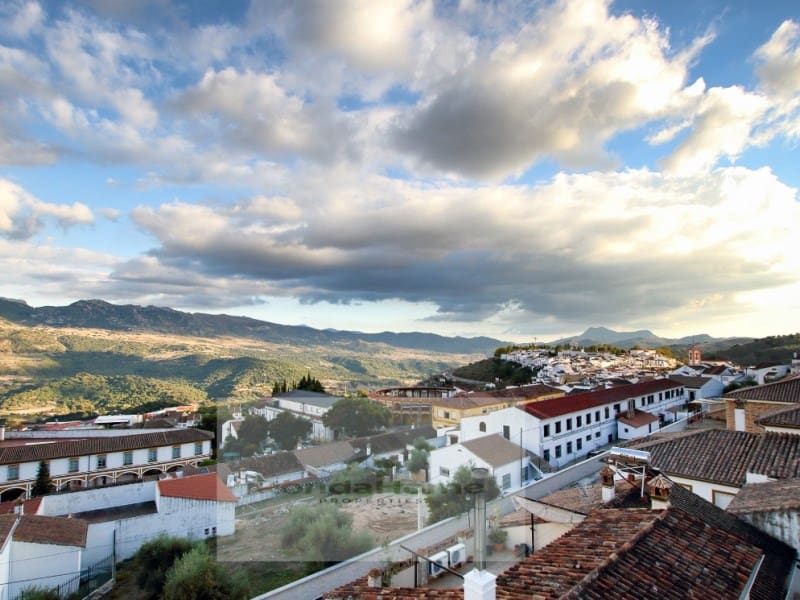 4 soveværelse Finca/Landehus til salg i Cortes de la Frontera med garage - € 190.000 (Ref: 9105060)