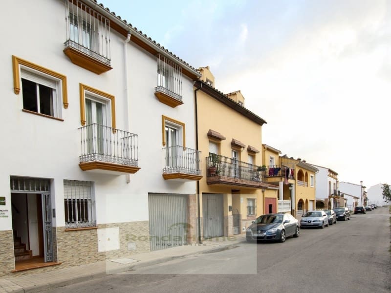 4 soveværelse Finca/Landehus til salg i Cortes de la Frontera med garage - € 190.000 (Ref: 9105060)