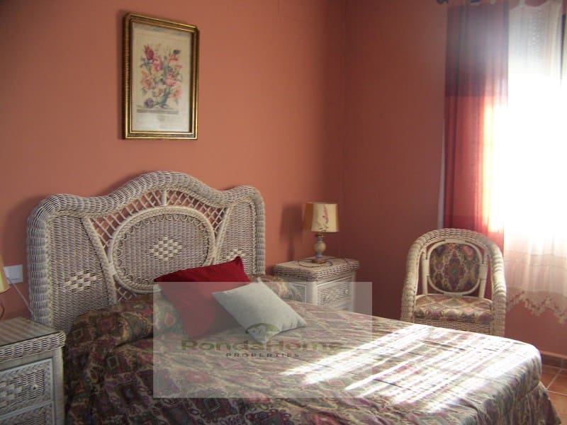 6 soveværelse Finca/Landehus til salg i Arriate med swimmingpool - € 430.000 (Ref: 9117063)