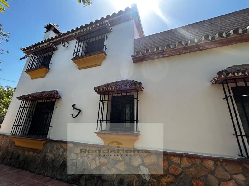 6 soveværelse Finca/Landehus til salg i Arriate med swimmingpool - € 430.000 (Ref: 9117063)