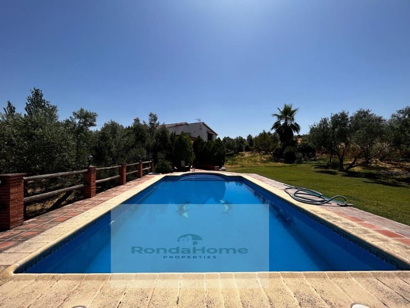 6 soveværelse Finca/Landehus til salg i Arriate med swimmingpool - € 430.000 (Ref: 9117063)