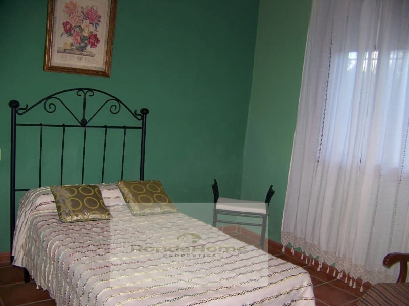 6 soveværelse Finca/Landehus til salg i Arriate med swimmingpool - € 430.000 (Ref: 9117063)