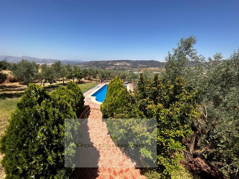 6 soveværelse Finca/Landehus til salg i Arriate med swimmingpool - € 430.000 (Ref: 9117063)