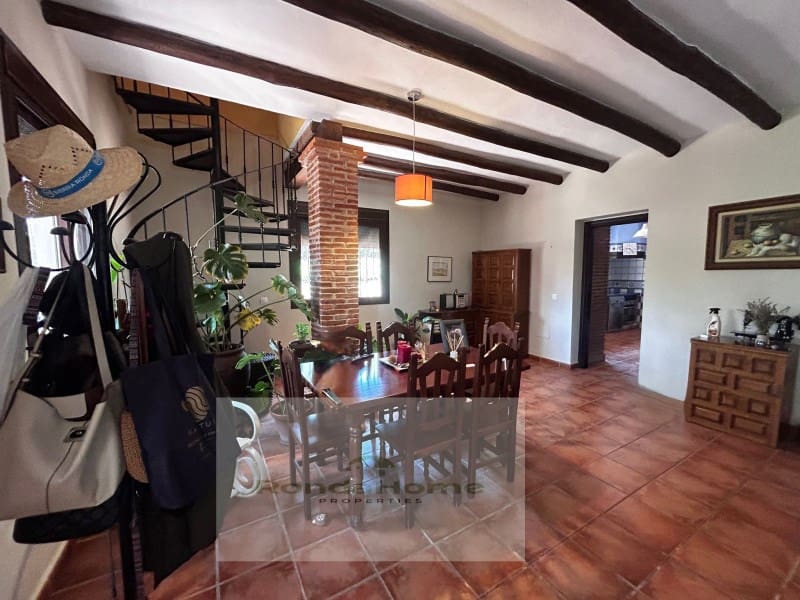 6 soveværelse Finca/Landehus til salg i Arriate med swimmingpool - € 430.000 (Ref: 9117063)