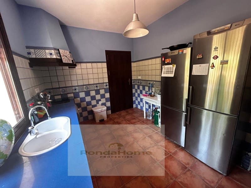 6 soveværelse Finca/Landehus til salg i Arriate med swimmingpool - € 430.000 (Ref: 9117063)