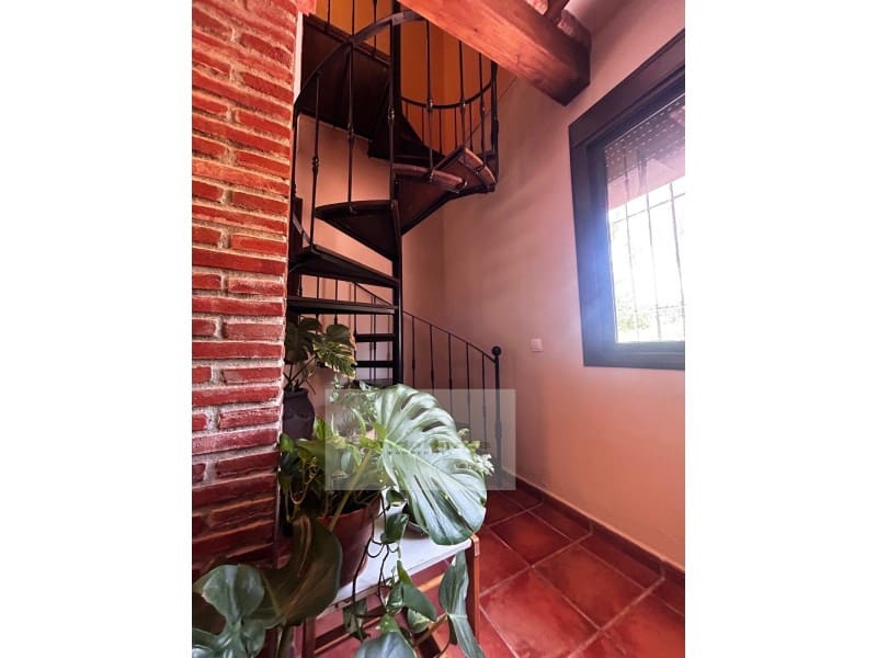 6 soveværelse Finca/Landehus til salg i Arriate med swimmingpool - € 430.000 (Ref: 9117063)