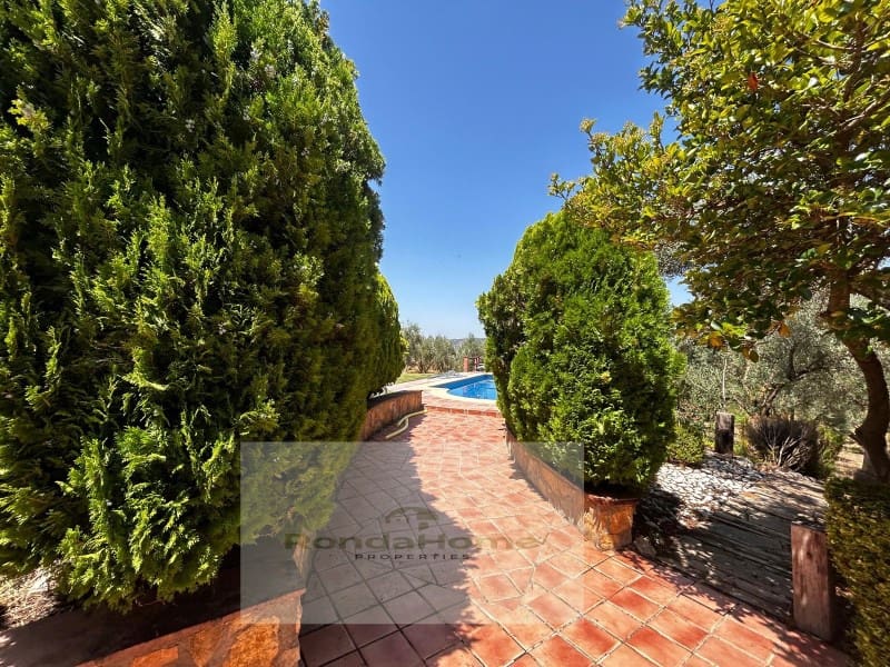 6 soveværelse Finca/Landehus til salg i Arriate med swimmingpool - € 430.000 (Ref: 9117063)