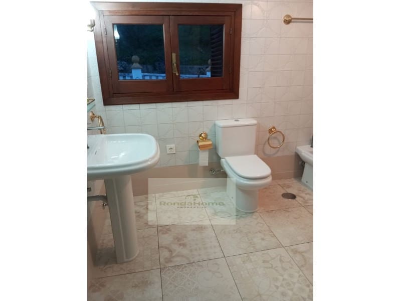 4 soveværelse Villa til salg i Cortes de la Frontera med swimmingpool garage - € 284.000 (Ref: 9118898)