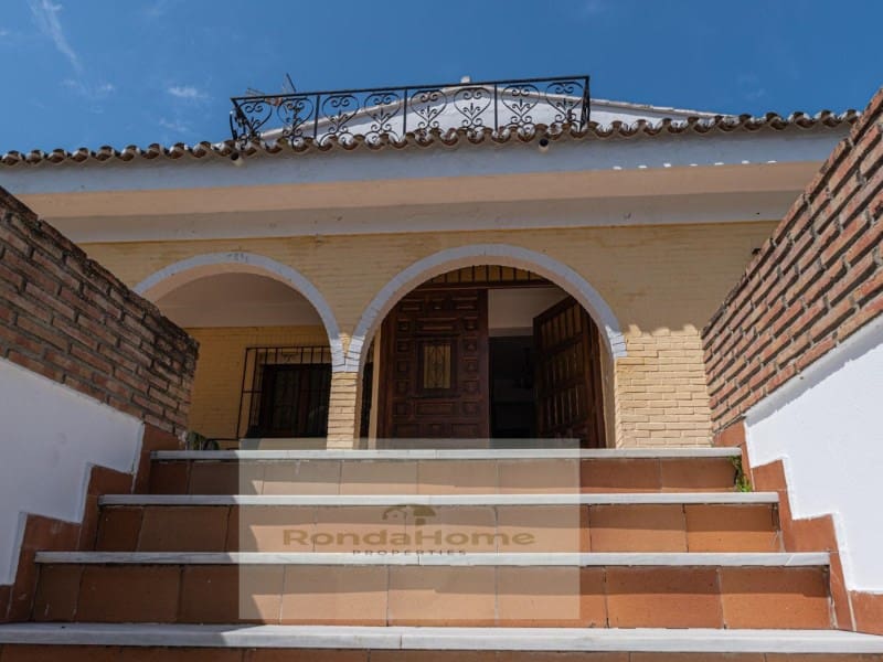 4 soveværelse Villa til salg i Cortes de la Frontera med swimmingpool garage - € 284.000 (Ref: 9118898)