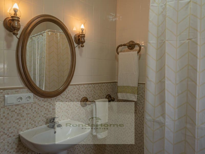 4 soveværelse Villa til salg i Cortes de la Frontera med swimmingpool garage - € 284.000 (Ref: 9118898)