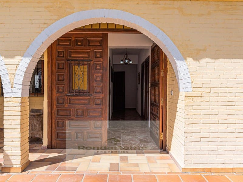 4 soveværelse Villa til salg i Cortes de la Frontera med swimmingpool garage - € 284.000 (Ref: 9118898)