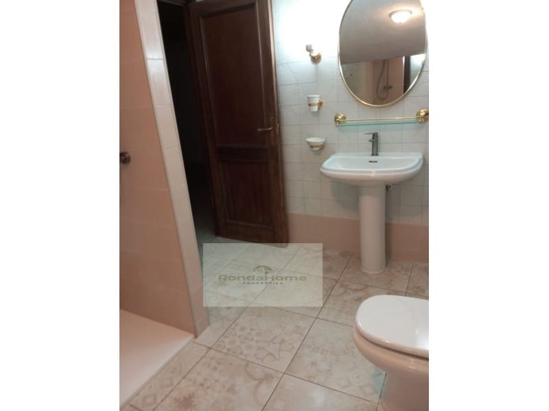 4 soveværelse Villa til salg i Cortes de la Frontera med swimmingpool garage - € 284.000 (Ref: 9118898)