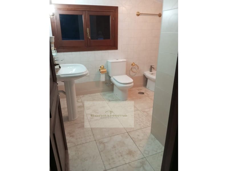 4 soveværelse Villa til salg i Cortes de la Frontera med swimmingpool garage - € 284.000 (Ref: 9118898)