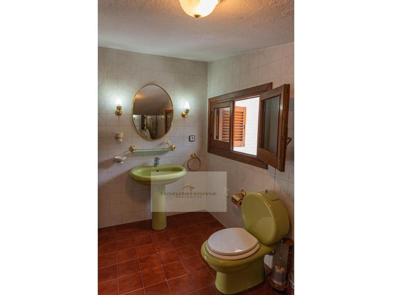 4 soveværelse Villa til salg i Cortes de la Frontera med swimmingpool garage - € 284.000 (Ref: 9118898)