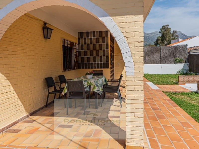 4 soveværelse Villa til salg i Cortes de la Frontera med swimmingpool garage - € 284.000 (Ref: 9118898)