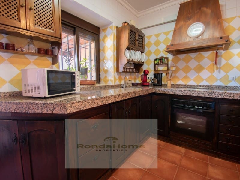 3 sypialnia Willa na sprzedaż w Arriate z garażem - 249 000 € (Ref: 9125529)