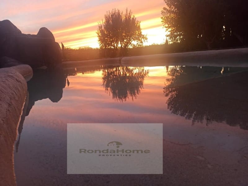 5 slaapkamer Villa te koop in Setenil de las Bodegas - € 600.000 (Ref: 9125531)