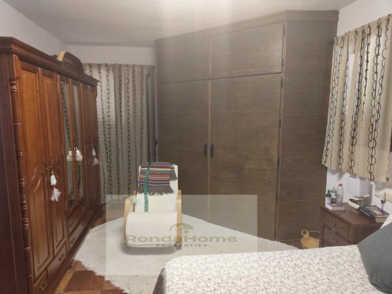 5 slaapkamer Villa te koop in Setenil de las Bodegas - € 600.000 (Ref: 9125531)