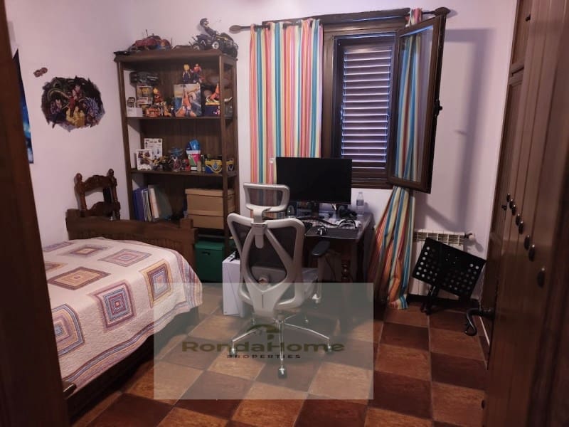 5 slaapkamer Villa te koop in Setenil de las Bodegas - € 600.000 (Ref: 9125531)