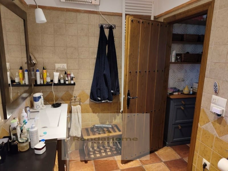 5 slaapkamer Villa te koop in Setenil de las Bodegas - € 600.000 (Ref: 9125531)